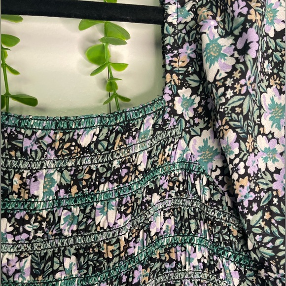 NWT American Eagle Floral Smocked Square Neck Top Blouse - Small - Picture 5 of 12